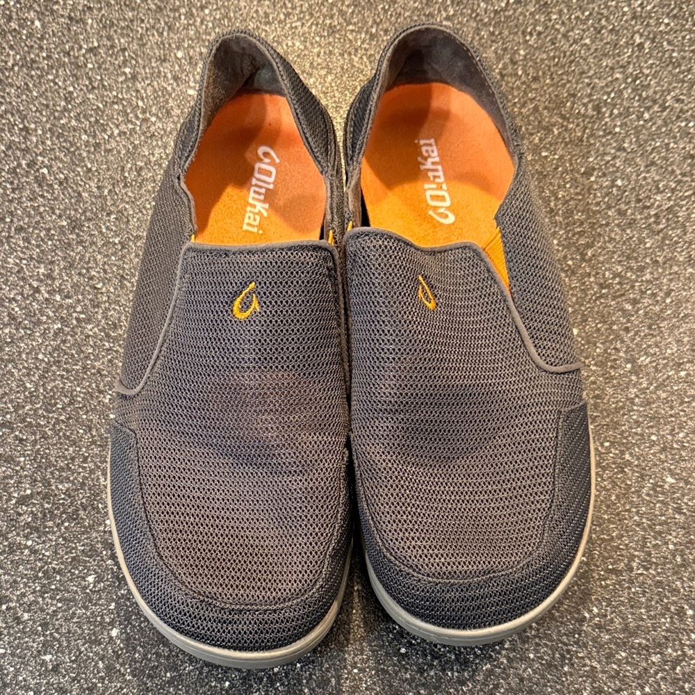 OluKai Men's Charcoal Nohea Mesh Slip-On Loafers - size 8